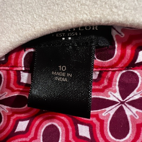 Ann Taylor Red Geometric Button Front Blouse Size 10 - Picture 2 of 2